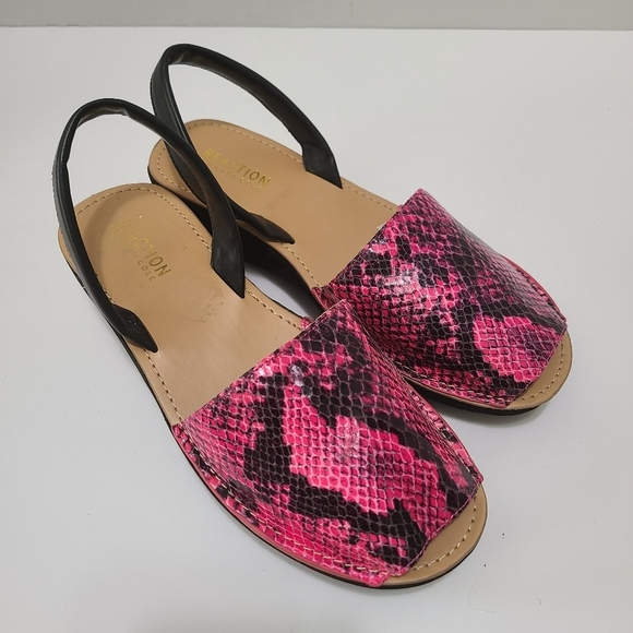 Reaction Kenneth Cole Snake Fine Glass‎ Slingback Sandal Bright Pink Size 7.5 - Picture 1 of 6
